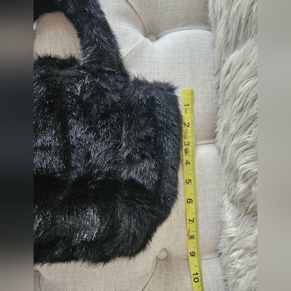 La Rue- Black mini Faux fur fluffy shaggy satchel handbag - Picture 6 of 6